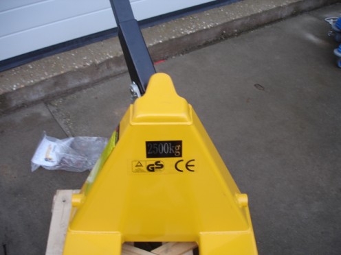 Hand pallet truck