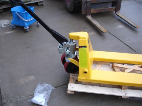 Hand pallet truck